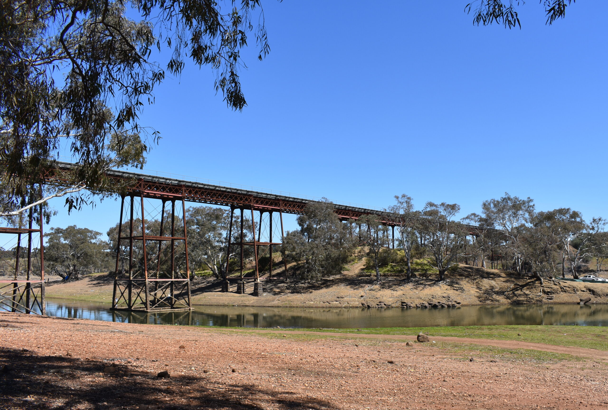 Melton Railway Viaduct — heritage-listed bluestone bridge in central Melton